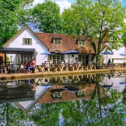 Three Horseshoes Pub