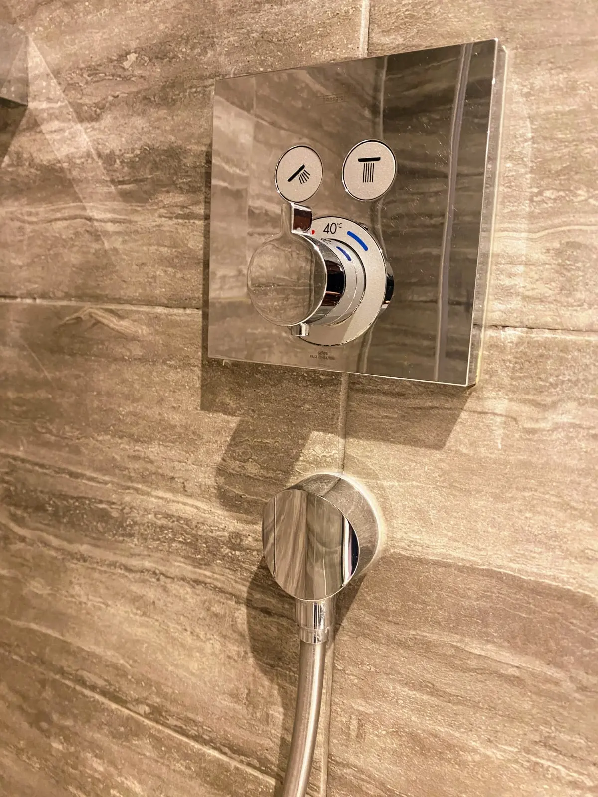 Superior Double Room Watermill Hotel - Shower Control