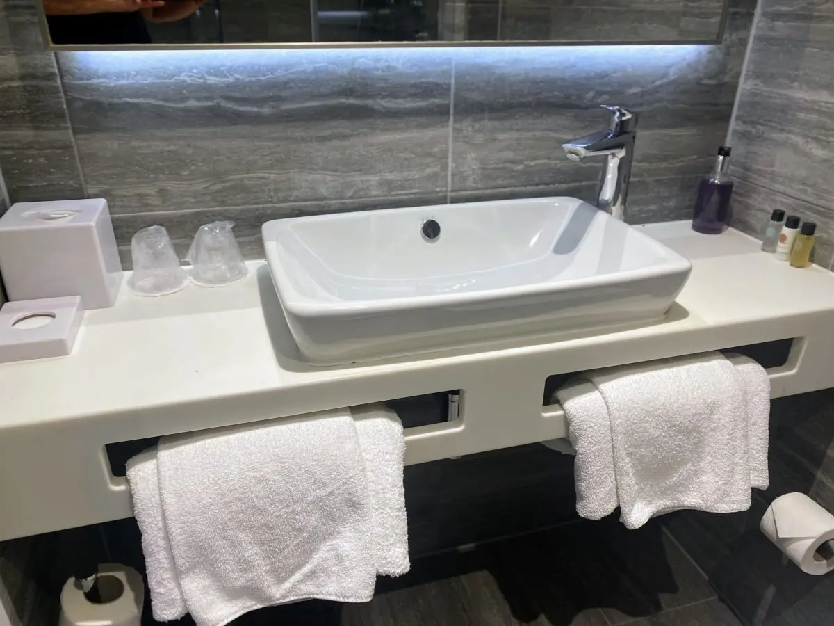 Superior Double Room Watermill Hotel - Bathroom